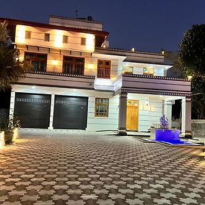 Villa à 3 Chambres à Coucher